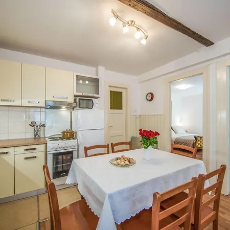 2 Bedroomnice In *