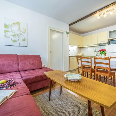 Apartment 2 Bedroomnice In Split